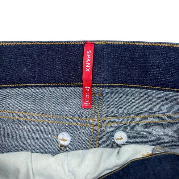 Spanx Womens Step Hem Kick Flare Raw Hem Jeans in Midnight Sz M Tall - Picture 9 of 11